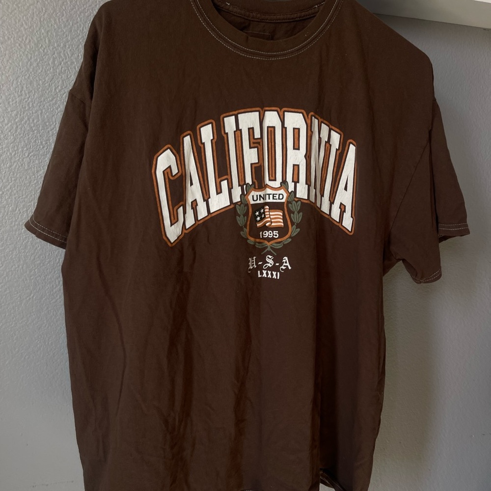 OVERSIZED GRAPHIC TEE